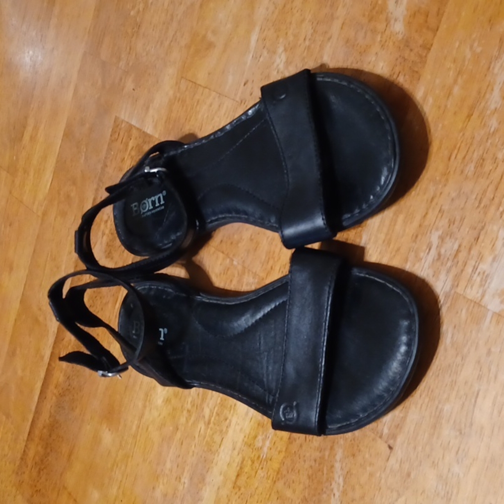 Born  black sandals. Women's Size 8.5. GUC.